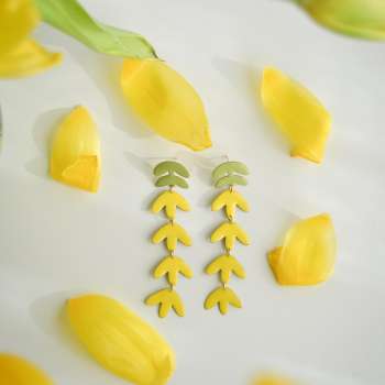 Tulipanes amarillos largos